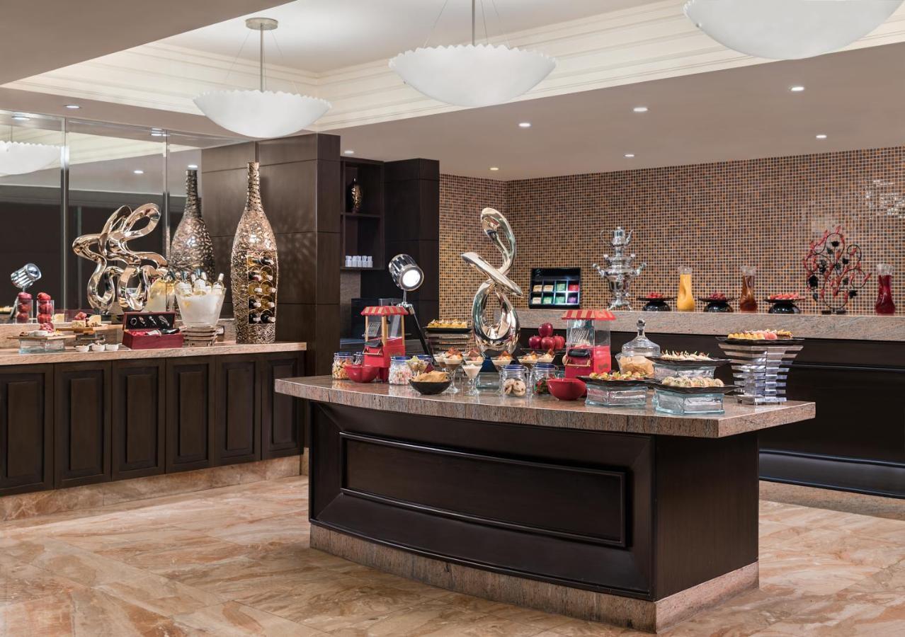 Crimson Hotel Filinvest City, Manila Muntinlupa City Exterior photo The buffet at Wynn