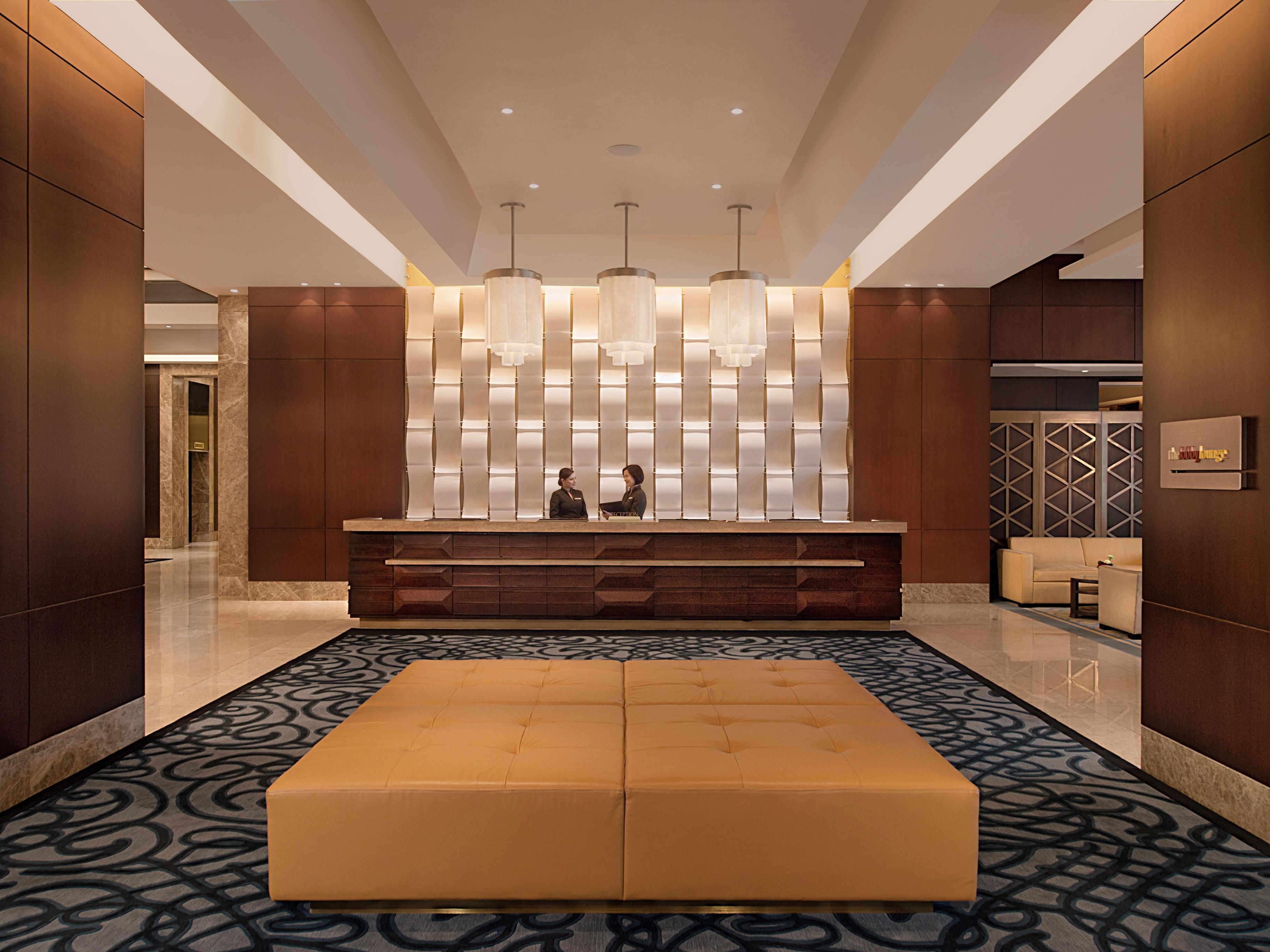 Crimson Hotel Filinvest City, Manila Muntinlupa City Exterior photo The lobby of the hotel