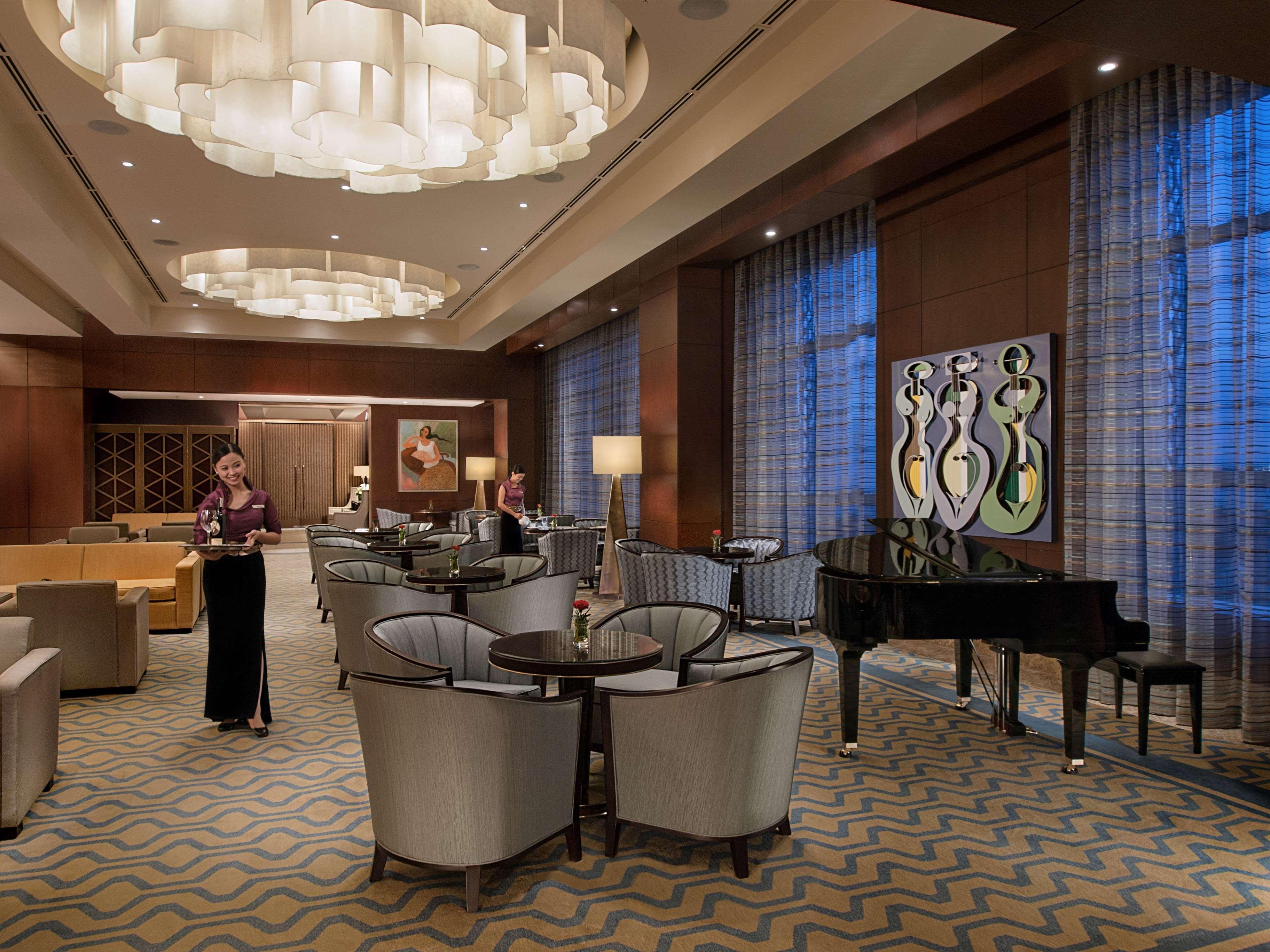 Crimson Hotel Filinvest City, Manila Muntinlupa City Exterior photo The Club Lounge at the Fairmont San Francisco