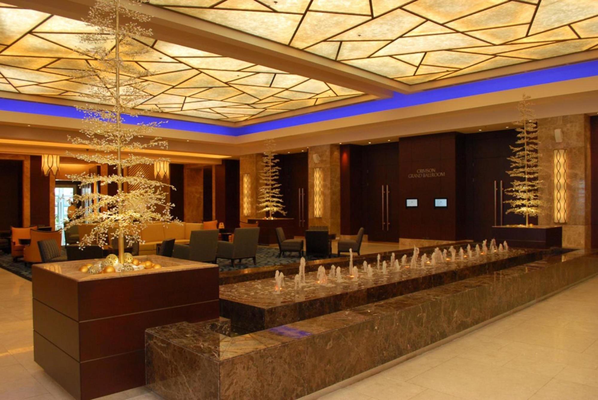 Crimson Hotel Filinvest City, Manila Muntinlupa City Exterior photo The lobby of the hotel